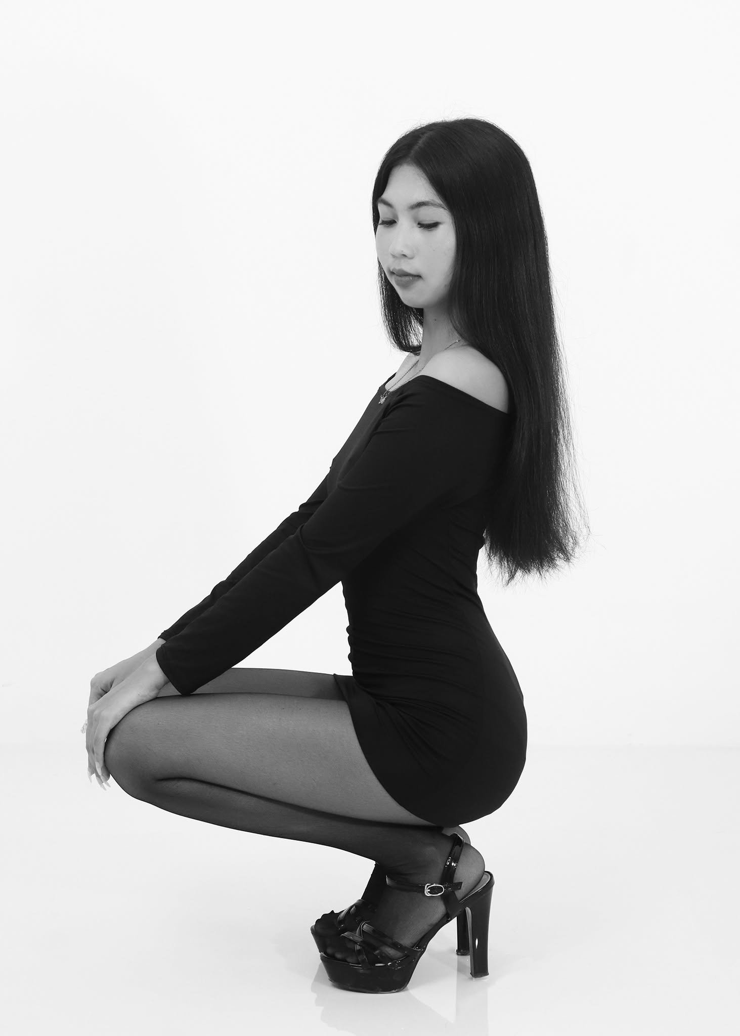 Studio gallery photograph